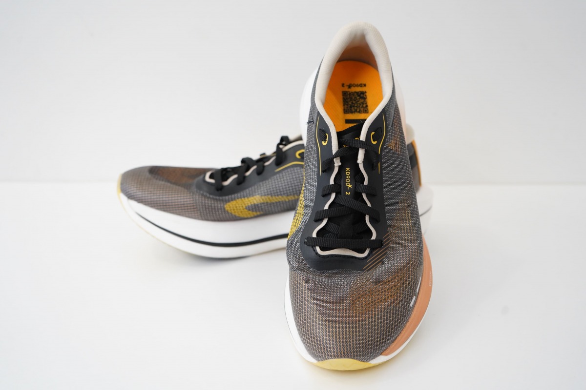 「キプラン『KD900X 2』徹底レビュー！柔らかさと反発を両立したカーボンプレート入りテンポアップシューズ」の画像