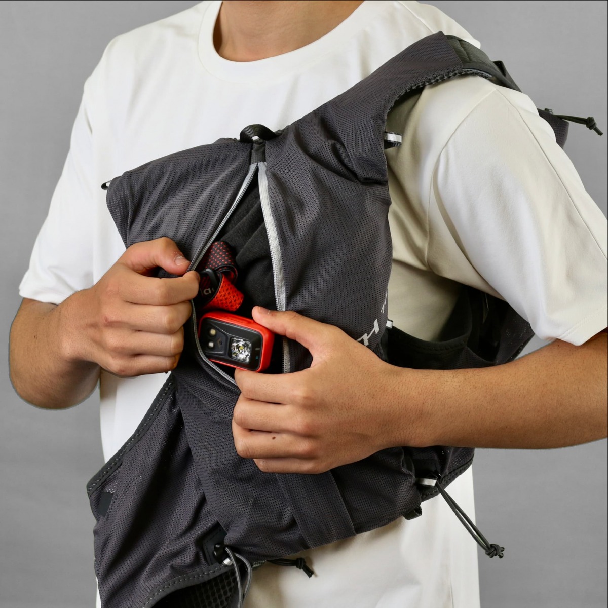 「【マラソン初心者必見】補給食・防寒具をどう持ち運ぶ？フルマラソン初挑戦ランナーにこそ知ってほしい『ザック』という選択肢」の画像