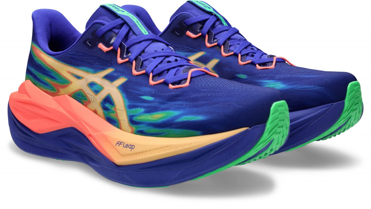 「アシックスの軽やかに弾むような反発性を追求したランニングシューズ「SUPERBLAST 3」が登場！」の画像