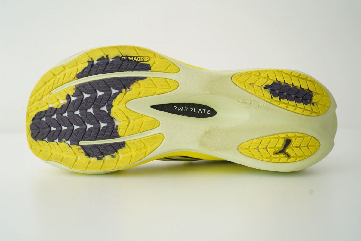 「プーマ『ディヴィエイト ニトロ 4』徹底レビュー！サブ3.5を目指すランナー注目のプレート搭載シューズ」の画像