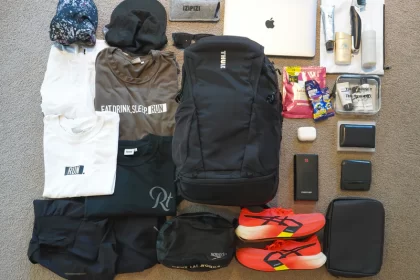 「ランナーのバッグには何が入っている？マラソンレース当日の持ち物を公開『What's in my bag?』Runtrip編集部・ハルカ編」の画像