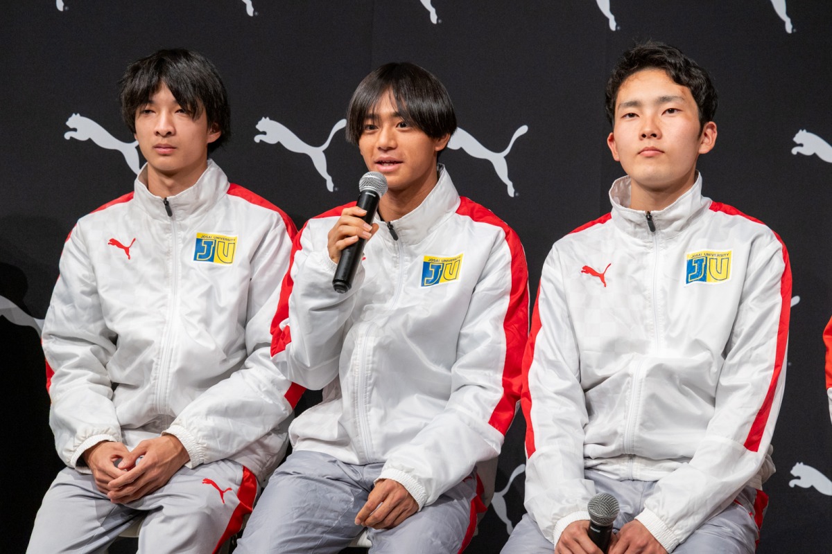 「さらに軽量化したプーマのレースシューズ「ディヴィエイト ニトロ エリート 4」。箱根駅伝ランナーも「軽さが全然違う」と絶賛」の画像