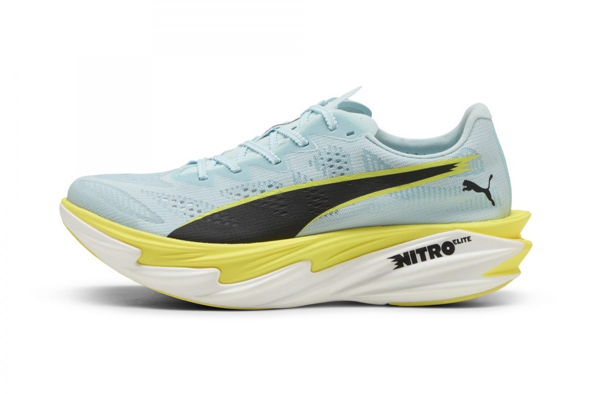 「さらに軽量化したプーマのレースシューズ「ディヴィエイト ニトロ エリート 4」。箱根駅伝ランナーも「軽さが全然違う」と絶賛」の画像