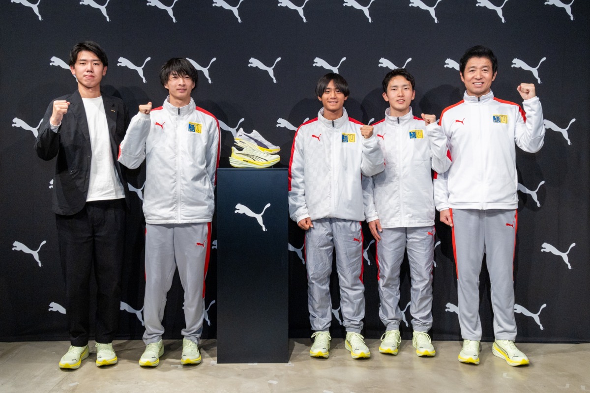 「さらに軽量化したプーマのレースシューズ「ディヴィエイト ニトロ エリート 4」。箱根駅伝ランナーも「軽さが全然違う」と絶賛」の画像