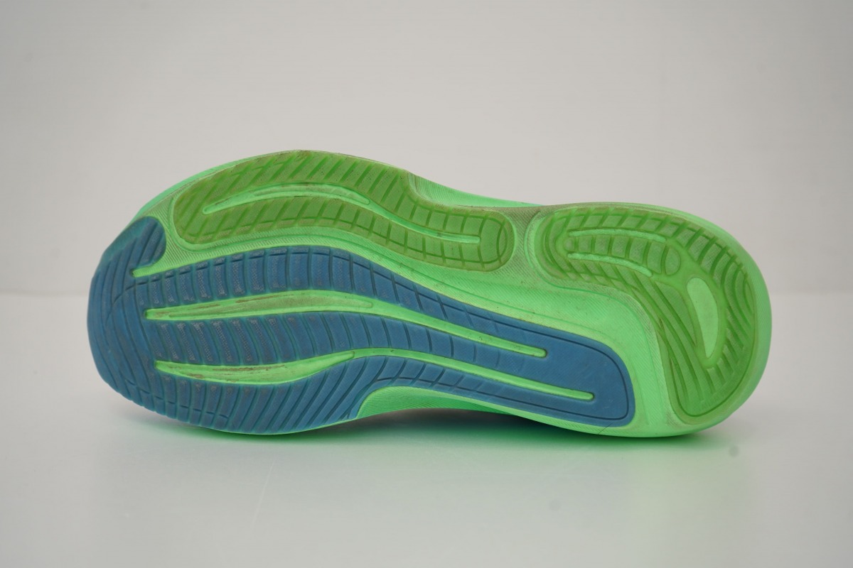 「アディダス『スーパーノヴァ ライズ 3』徹底レビュー!ジョギングから流し、サブ4ランナーのレースまでカバーするデイリートレーナー」の画像