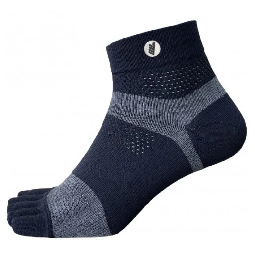 「ランナーのバッグには何が入っている？マラソンレース当日の持ち物を公開『What's in my bag?』Runtrip編集部・ハルカ編」の画像