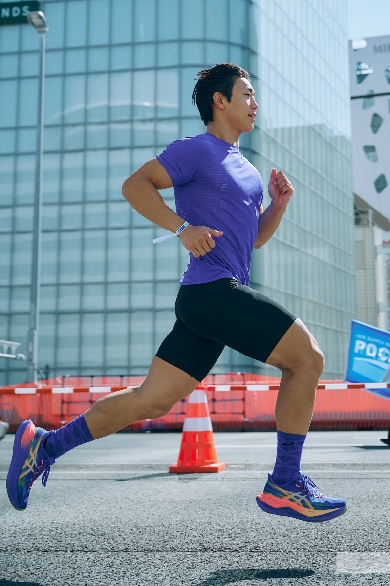 「軽やかに弾むような走りを。アシックス「SUPERBLAST 3」がマラソンでステップアップしたいランナーを後押しする一足に」の画像