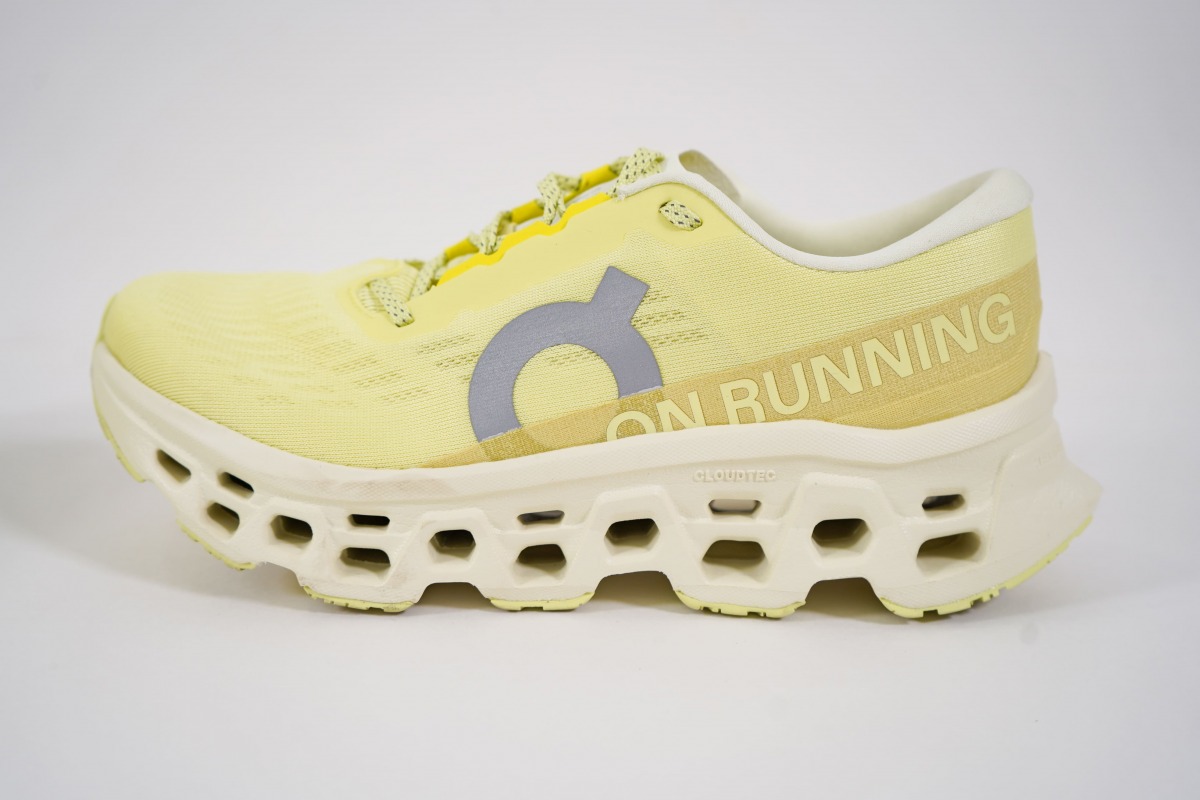 「On『クラウドモンスター 3』徹底レビュー！機能性・デザイン性を兼ね備えた、オーソドックスなデイリートレーナー」の画像