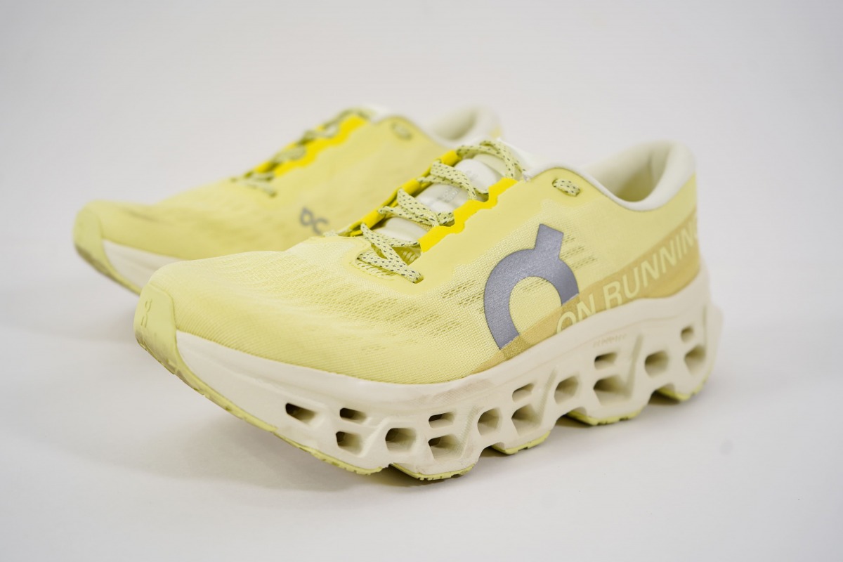 「On『クラウドモンスター 3』徹底レビュー！機能性・デザイン性を兼ね備えた、オーソドックスなデイリートレーナー」の画像