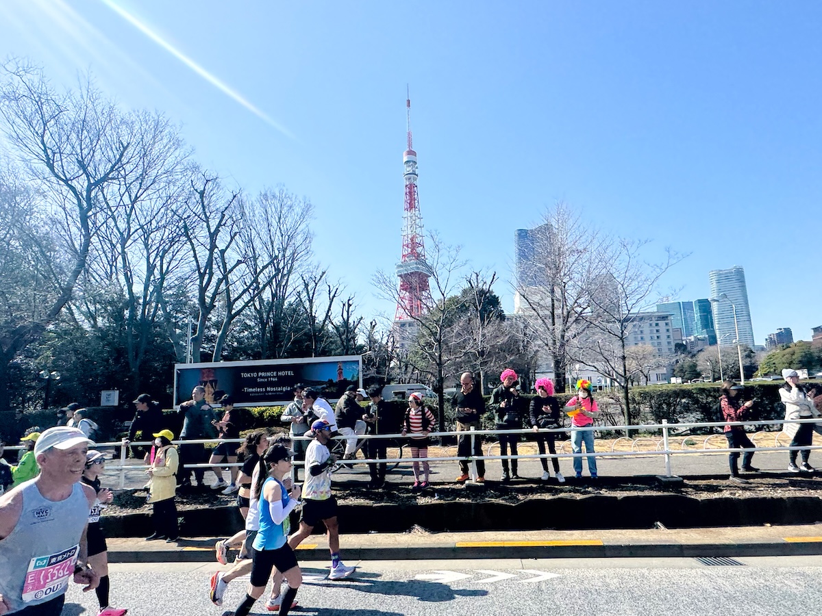 「3万9,000人のランナーが駆け抜けた「東京マラソン2026」。Runtripメンバーも走った1日を振り返る」の画像