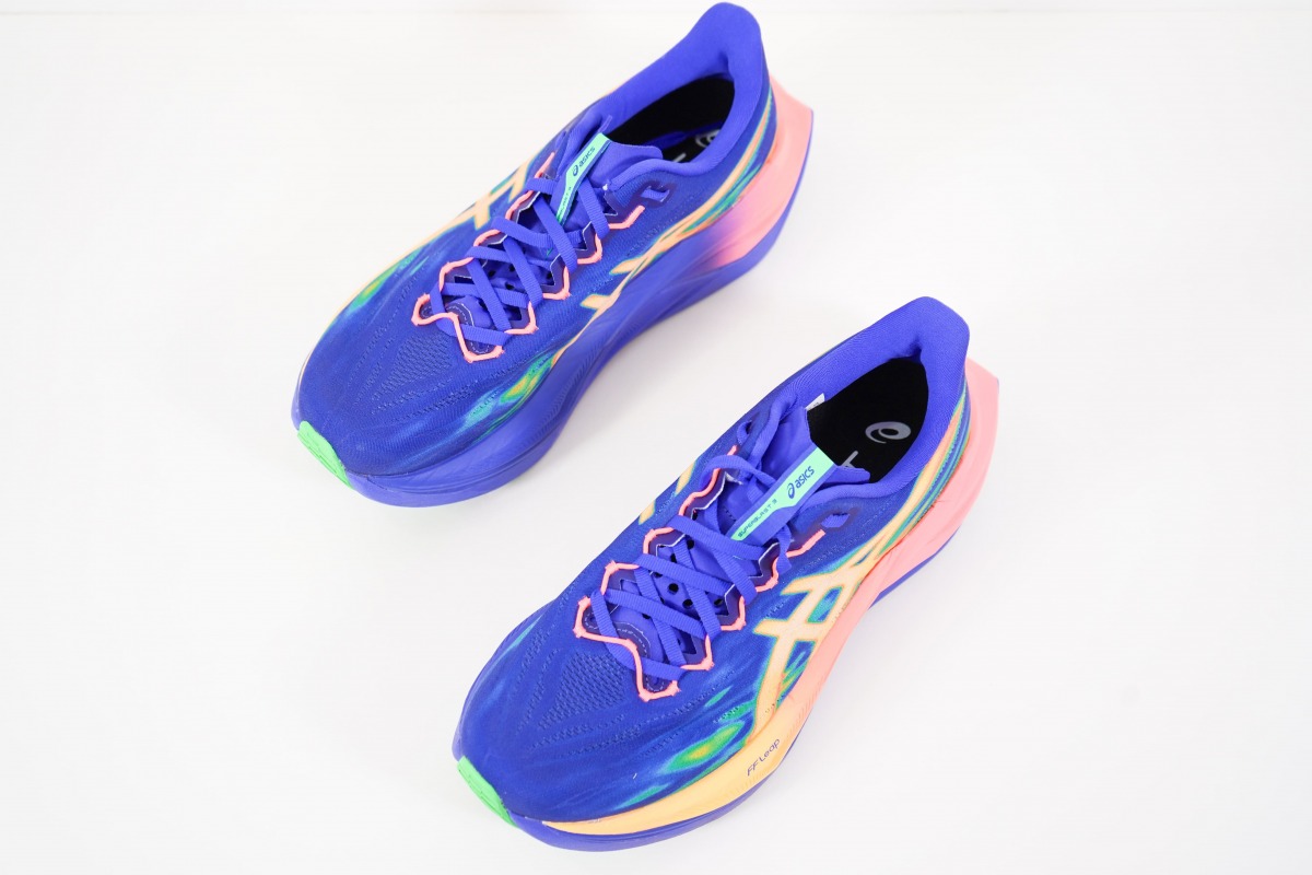 「アシックス『スーパーブラスト 3』徹底レビュー！厚みを増しつつ軽量化を両立したスーパートレーナー」の画像