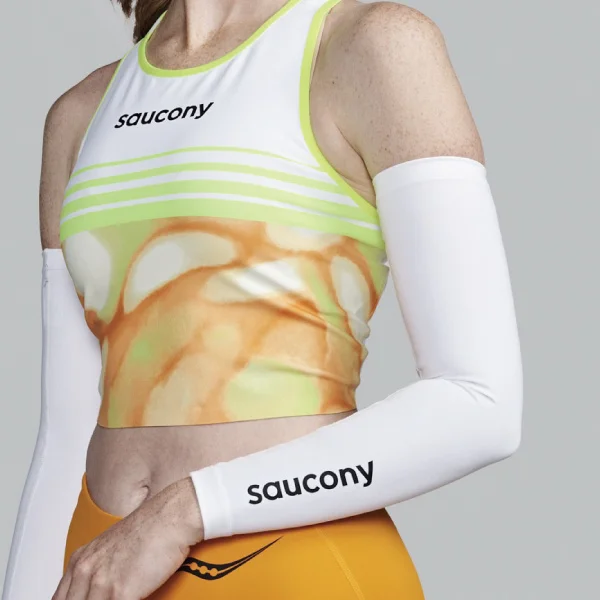 「サッカニーがアパレルラインを日本で本格展開！走る時間と都市生活をつなぐコレクション」の画像