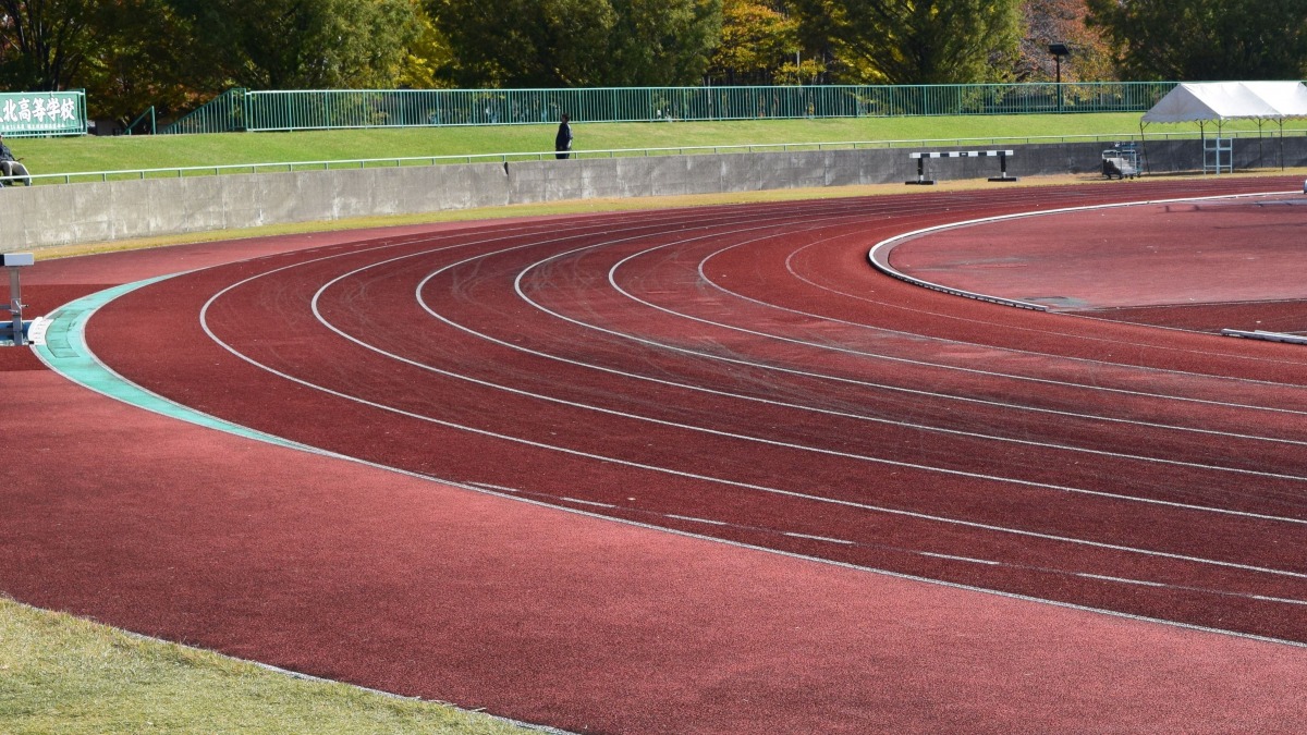 「フルマラソン2時間45分26秒＆テレビでも活躍！「教えて！あなたのスタメンシューズ」モシモシ・いけさん編」の画像