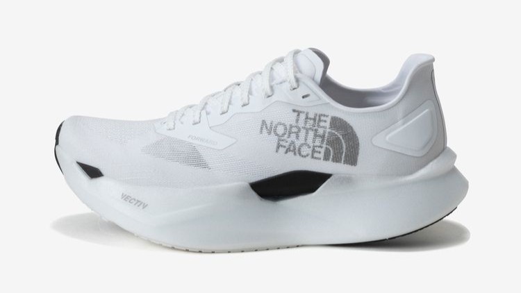 「Instagram『あいこ@彼女がマラソンやるってよ』で話題！フルマラソン自己ベスト3時間24分21秒の女性ランナー「教えて！あなたのスタメンシューズ」あいこさん編」の画像