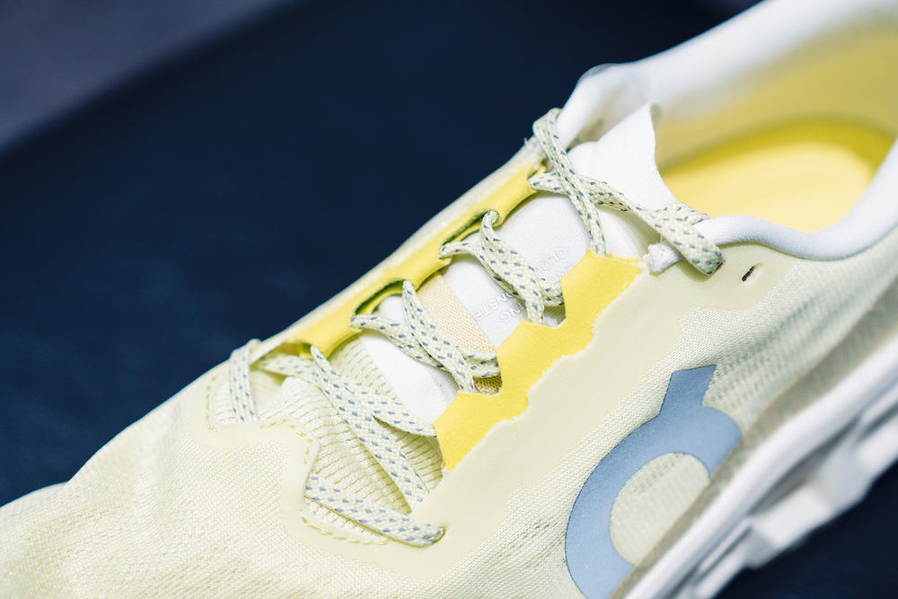 「【2026年春】スポーツショップ店員が厳選！ランニング初心者におすすめのシューズ＆アイテム5選」の画像