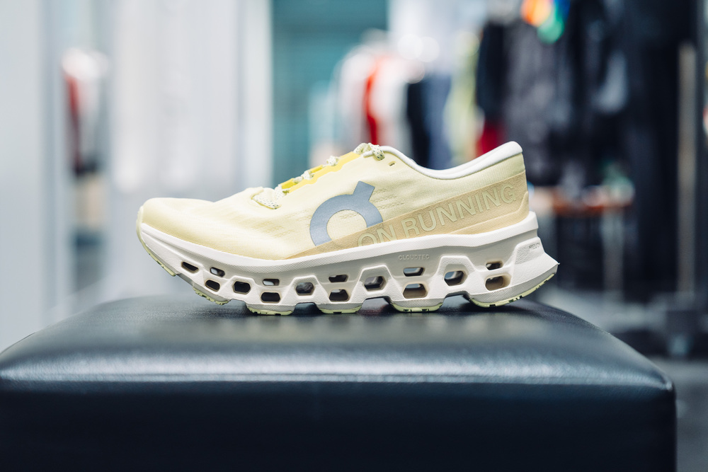 「【2026年春】スポーツショップ店員が厳選！ランニング初心者におすすめのシューズ＆アイテム5選」の画像