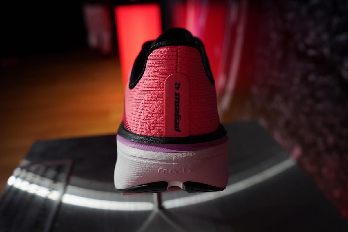 「ジョグから流しまでそのまま走れる“万能型シューズ”。佐藤圭汰選手が明かしたナイキ「ペガサス 42」の実力」の画像