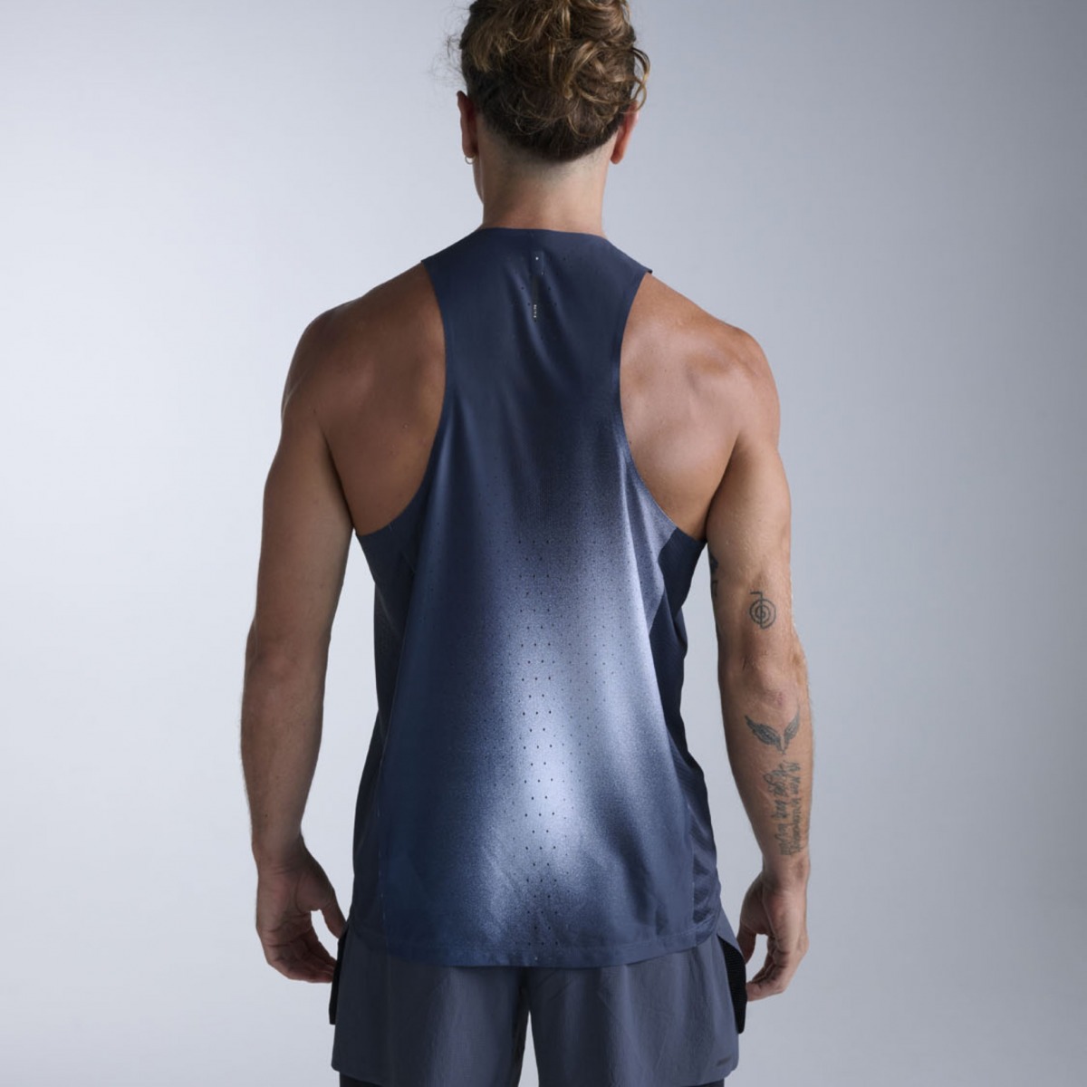 「自己ベスト更新のパートナーに。「2XU」の春夏最新レースウェアで“攻めの走り”を」の画像