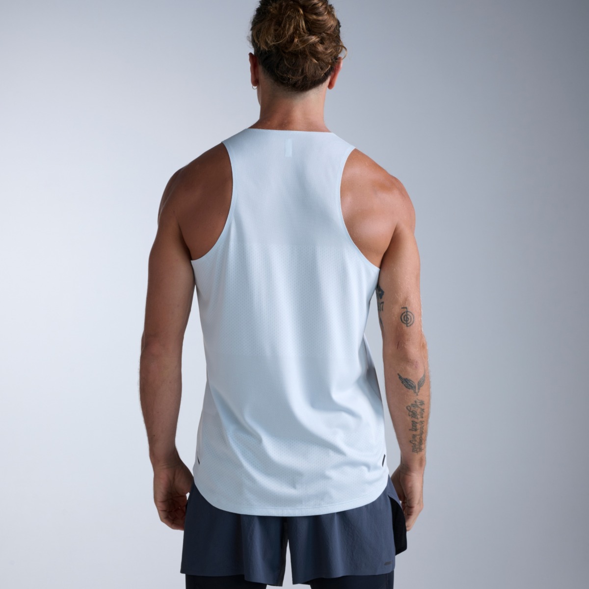 「自己ベスト更新のパートナーに。「2XU」の春夏最新レースウェアで“攻めの走り”を」の画像