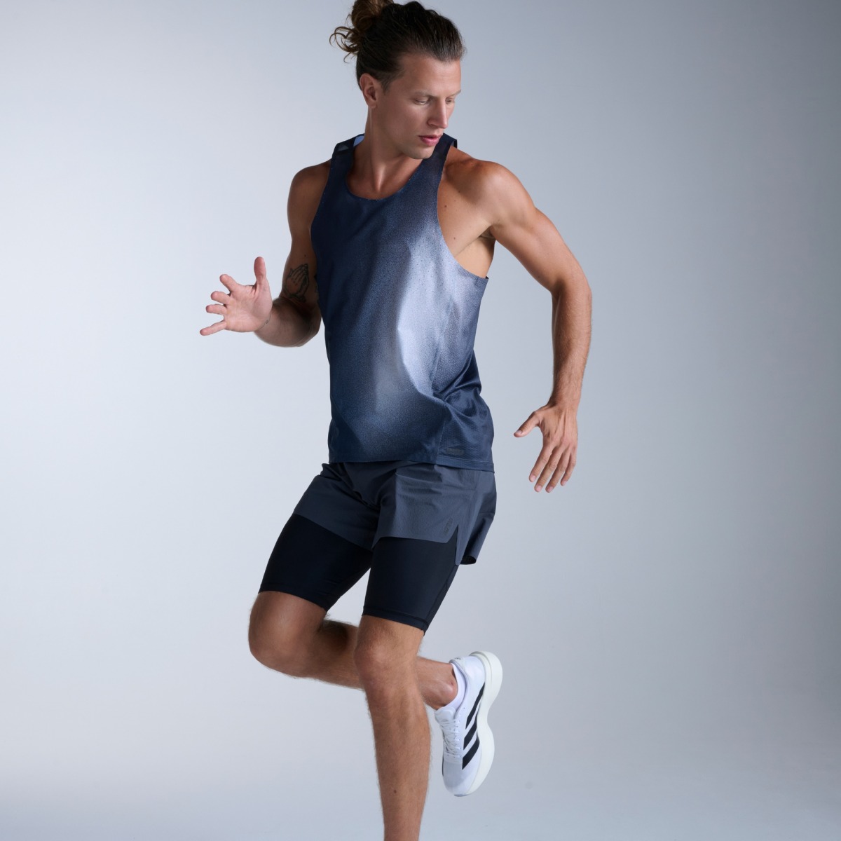 「自己ベスト更新のパートナーに。「2XU」の春夏最新レースウェアで“攻めの走り”を」の画像