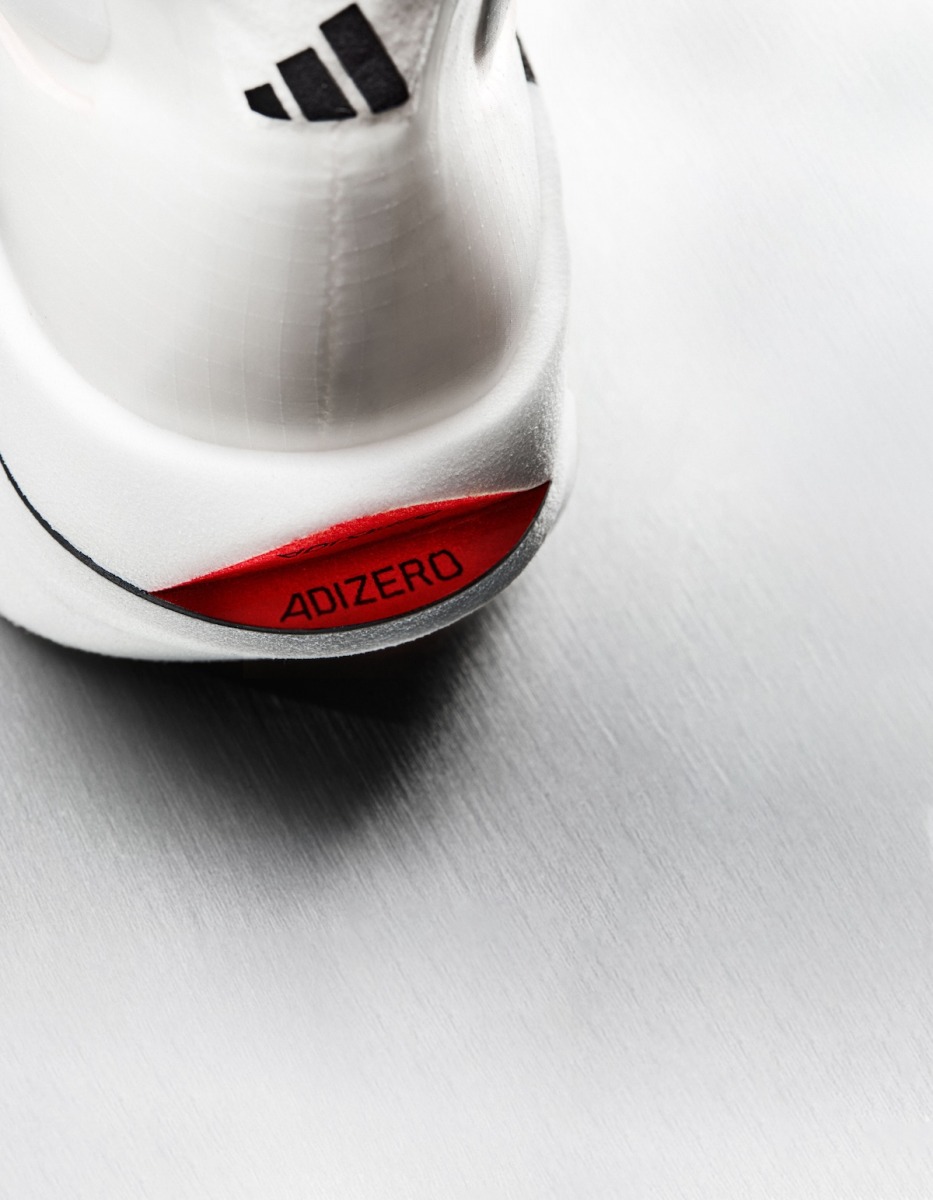 「人類初のマラソン2時間切りをサポート！アディダスが発表したスーパーシューズ『ADIZERO ADIOS PRO EVO 3』」の画像