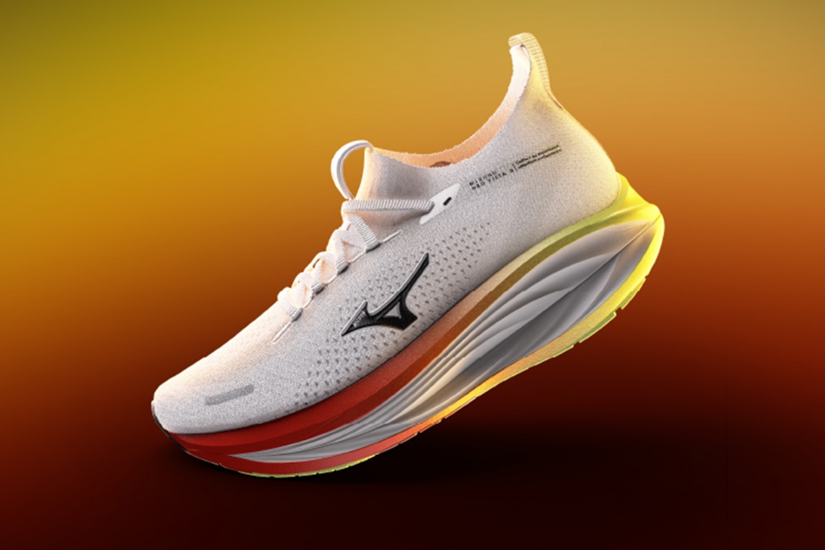 「新設計で“脚を残す”新作シューズ。サブ4ランナーがどこでも使える『MIZUNO NEO VISTA 3』登場」の画像