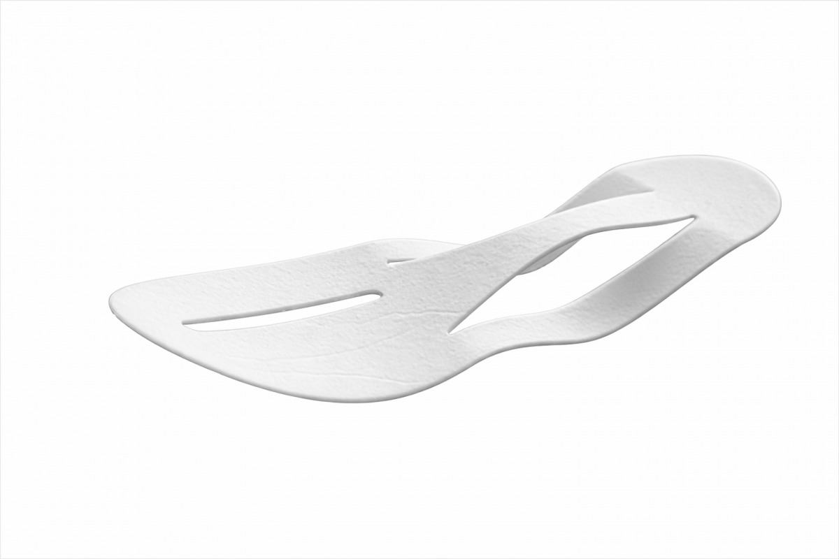 「新設計で“脚を残す”新作シューズ。サブ4ランナーがどこでも使える『MIZUNO NEO VISTA 3』登場」の画像