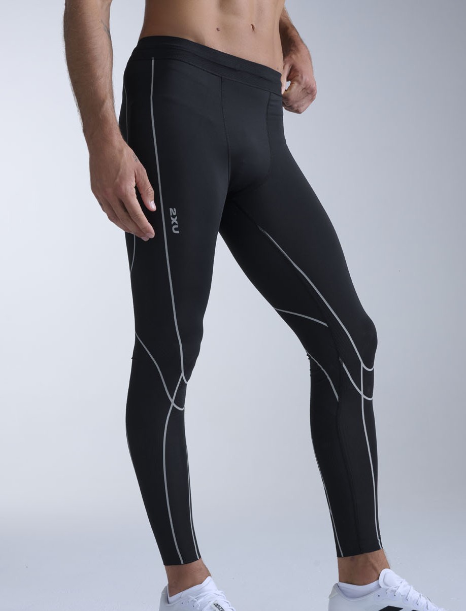 「膝に不安を抱えるランナーにおすすめ！2XU『ライトスピード・キネシス・コンプレッションタイツ』の機能と効果」の画像