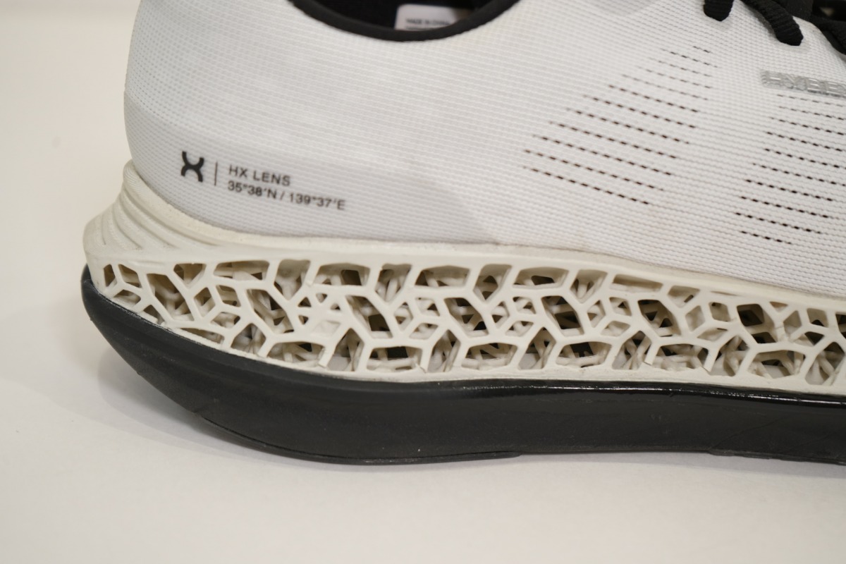 「3Dプリント×独自構造の新体験！日本発ブランド『HYBEX』から生まれた初のランニングシューズを徹底レビュー」の画像