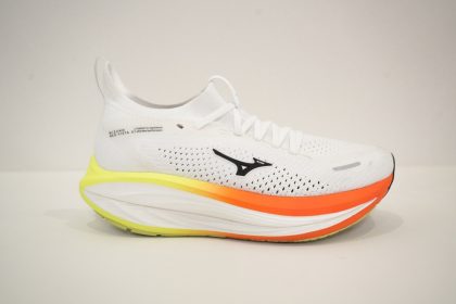 「ミズノ『MIZUNO SKY PRIME』9月11日発売！シリーズ史上最厚のマックスクッションシューズ」の画像