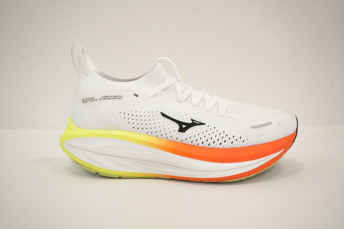 「ミズノ『MIZUNO NEO VISTA 3』徹底レビュー!シューズアドバイザーは「概念を覆す一足」と評価」の画像
