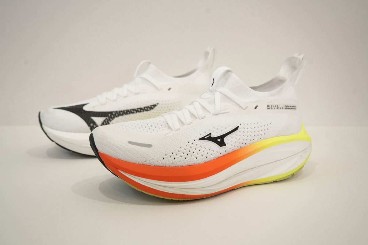 「ミズノ『MIZUNO NEO VISTA 3』徹底レビュー!シューズアドバイザーは「概念を覆す一足」と評価」の画像