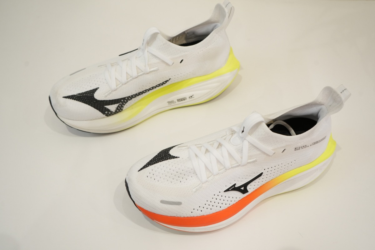 「ミズノ『MIZUNO NEO VISTA 3』徹底レビュー!シューズアドバイザーは「概念を覆す一足」と評価」の画像