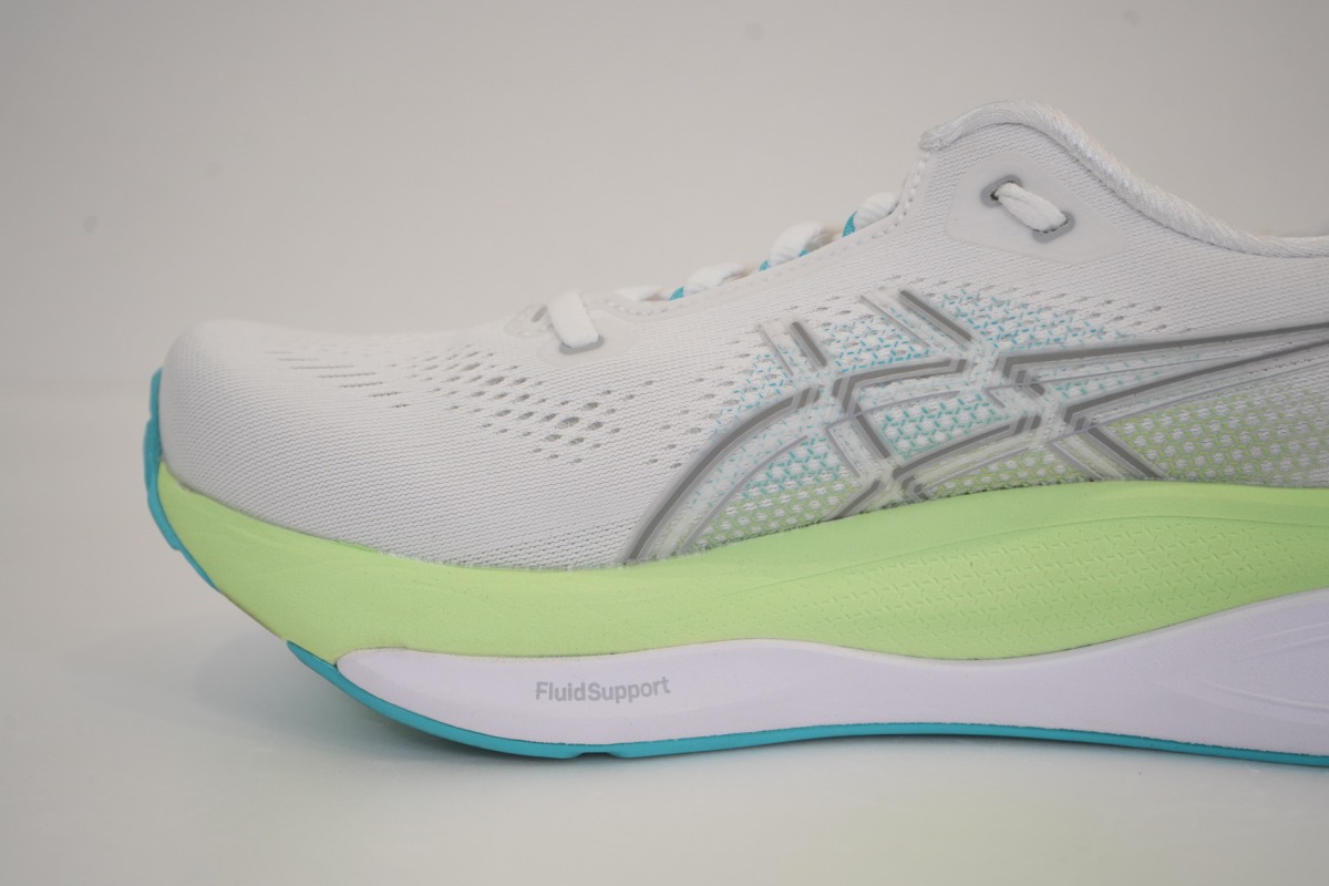 「アシックス『GEL-KAYANO 33』登場！“止めるから導く”へ進化した安定性を徹底解説」の画像