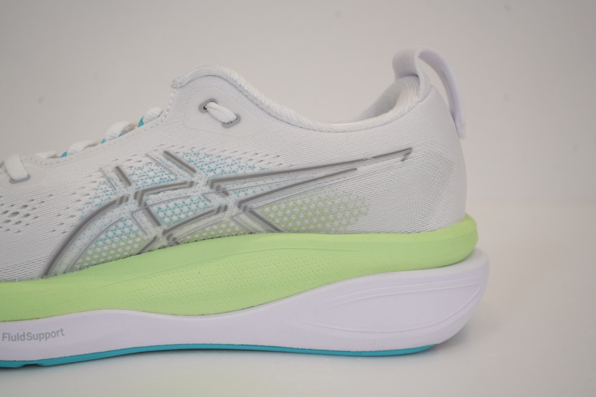 「アシックス『GEL-KAYANO 33』登場！“止めるから導く”へ進化した安定性を徹底解説」の画像