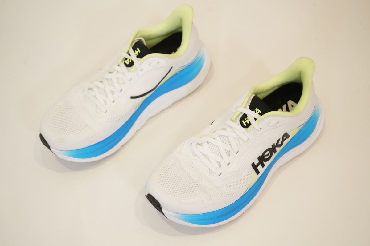「HOKAの代名詞的シューズが進化した!『CLIFTON 11』に“原点回帰した”とシューズアドバイザーが評価」の画像