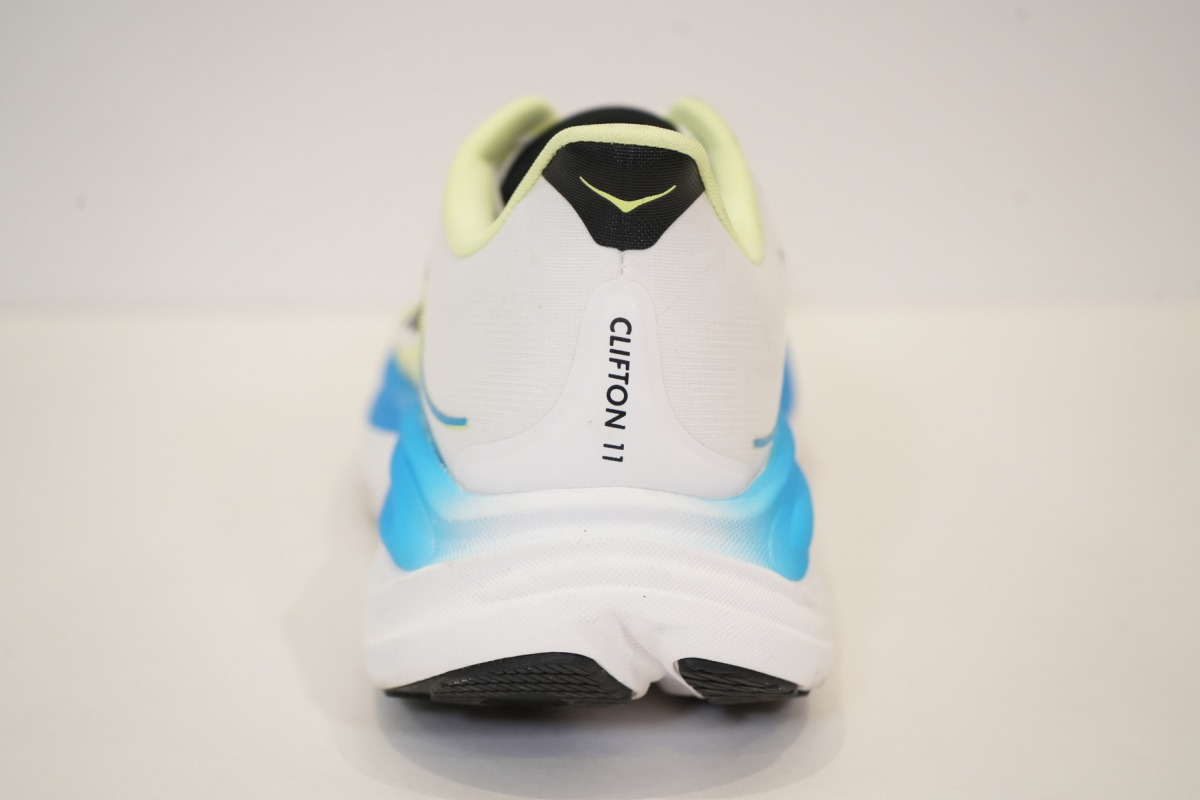 「HOKAの代名詞的シューズが進化した!『CLIFTON 11』に“原点回帰した”とシューズアドバイザーが評価」の画像