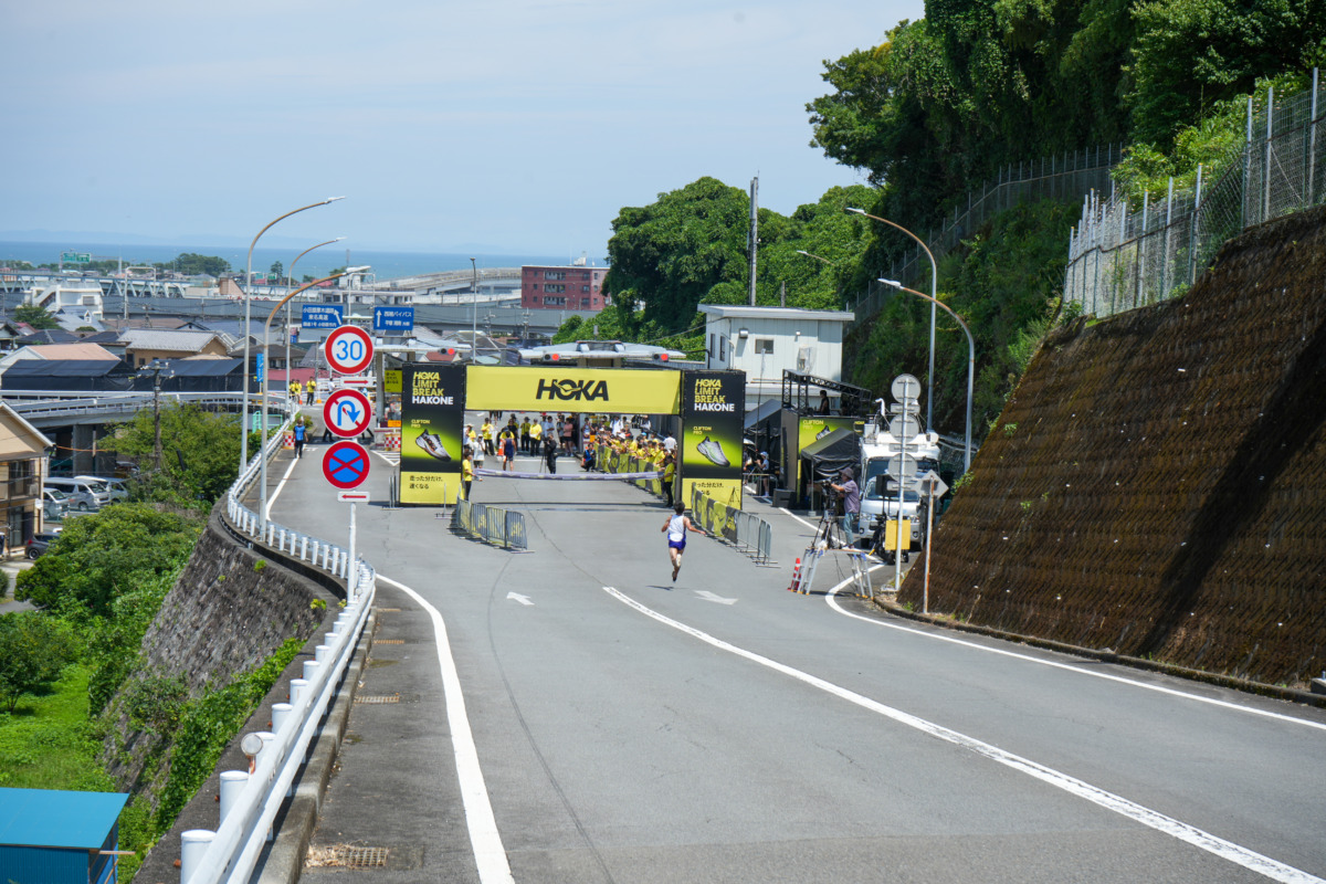 「真夏の箱根に1,400人!『CLIFTON PRO』で激坂に挑んだ「HOKA LIMIT BREAK HAKONE」レポート」の画像