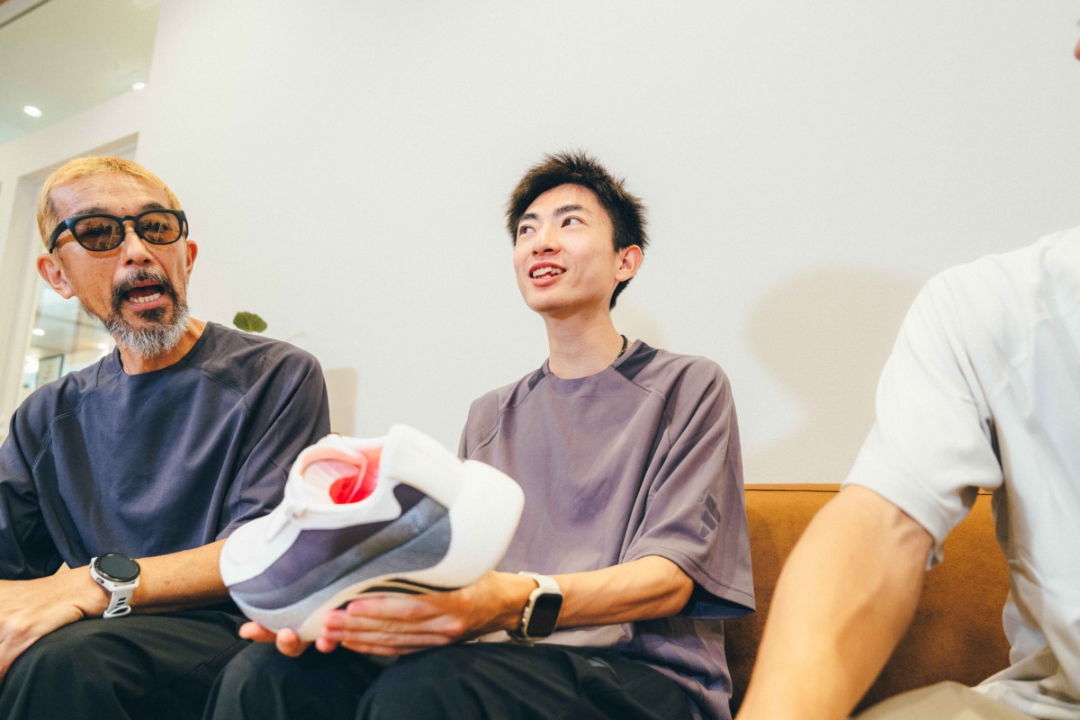 「『HYPERBOOST EDGE』は“跳ねる”じゃなく“ポムポム”?平林清澄選手が語るアディダス新感覚シューズのすべて」の画像
