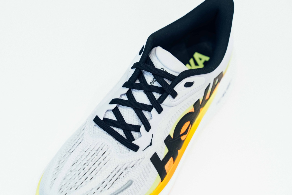「HOKA新作『CLIFTON PRO』はシューズアドバイザーも太鼓判の走り心地」の画像