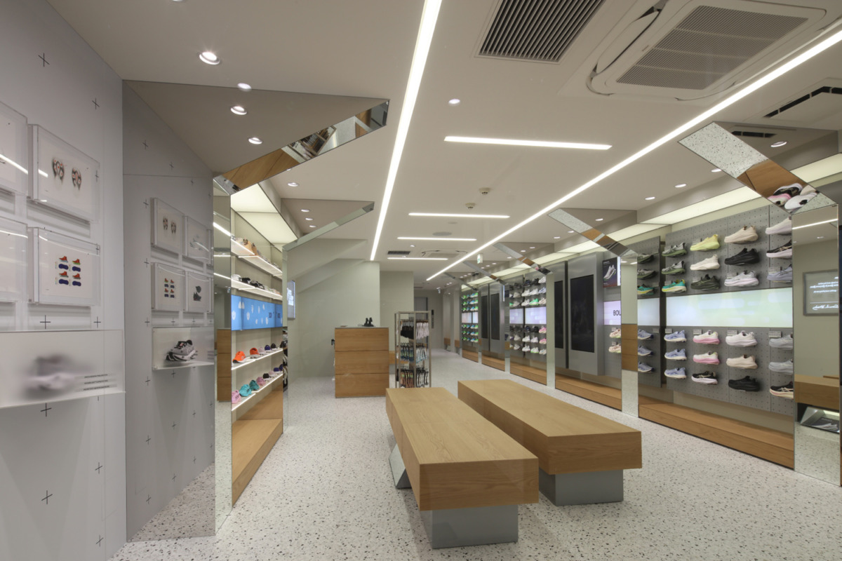 「アシックス国内2店舗目の旗艦店『ASICS FLAGSHIP SHINJUKU』が7月31日オープン！」の画像