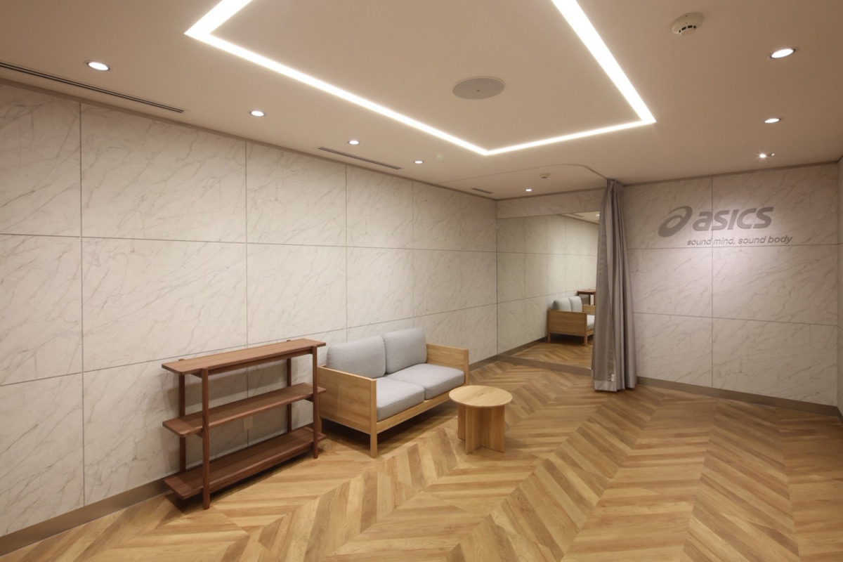 「アシックス国内2店舗目の旗艦店『ASICS FLAGSHIP SHINJUKU』が7月31日オープン！」の画像