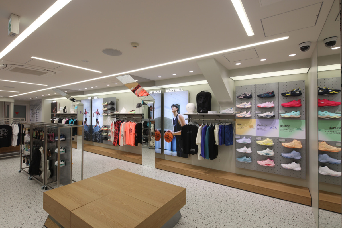 「アシックス国内2店舗目の旗艦店『ASICS FLAGSHIP SHINJUKU』が7月31日オープン！」の画像