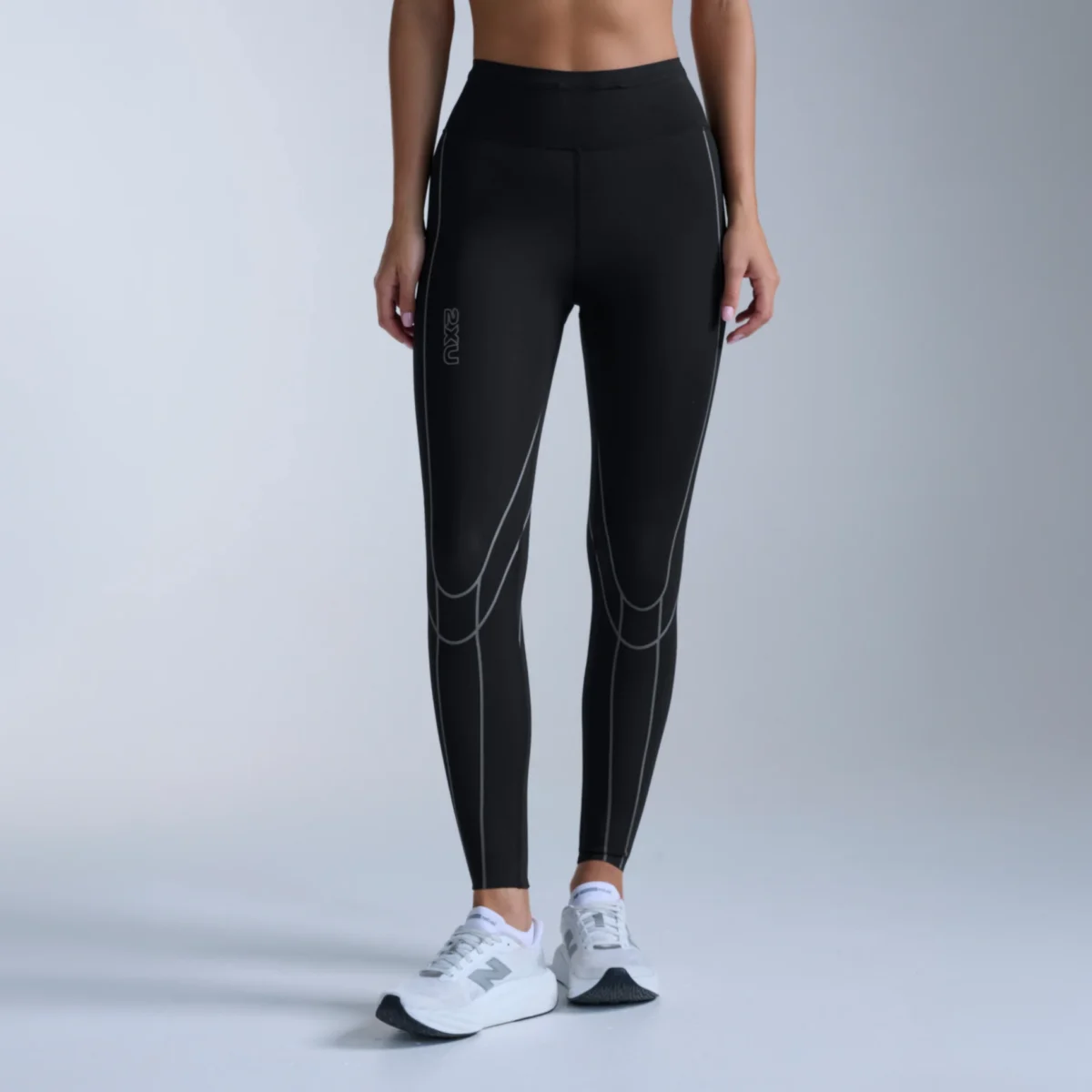 「【女性ランナー向け】2XUの高機能ウェア4選｜トレーニングからリカバリーまで活用できるTシャツ＆タイツ」の画像