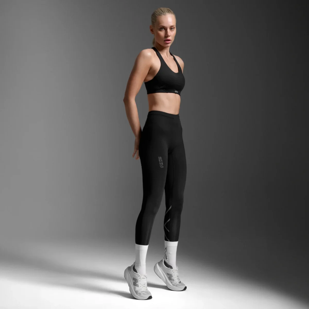 「【女性ランナー向け】2XUの高機能ウェア4選｜トレーニングからリカバリーまで活用できるTシャツ＆タイツ」の画像