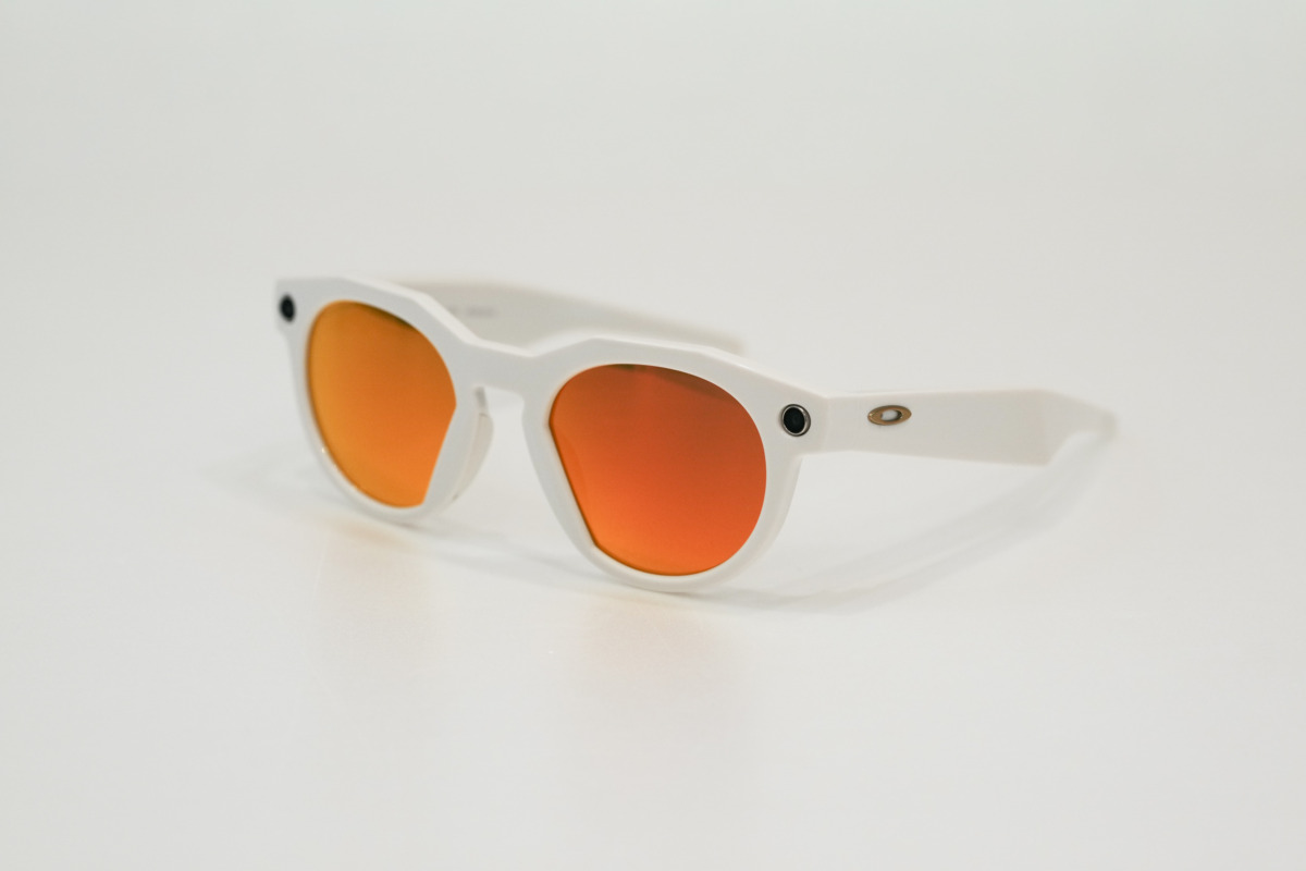 「ランニング中の撮る・聴く・確かめるを1台に。最新鋭AIグラス『Oakley Meta Vanguard』で走ってみた」の画像