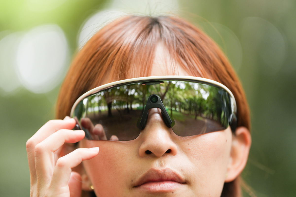 「ランニング中の撮る・聴く・確かめるを1台に。最新鋭AIグラス『Oakley Meta Vanguard』で走ってみた」の画像